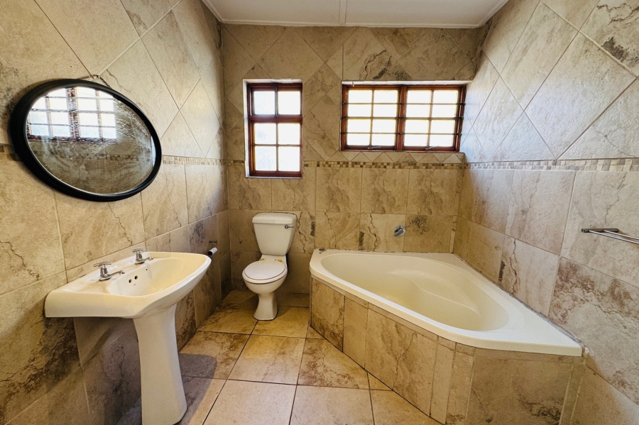 3 Bedroom Property for Sale in Sandbaai Western Cape